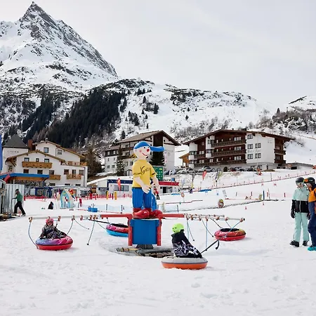 Garni Bel-ami 酒店 加尔蒂